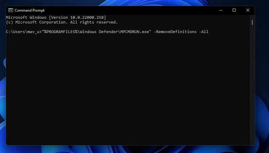 eliminar definiciones comando 0x80070643 windows 11